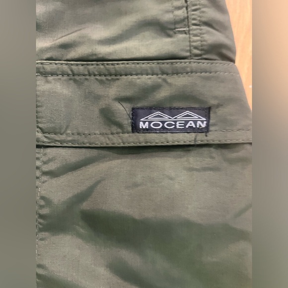 MOCEAN | women’s nwot | utility cargo shorts | large | uniform green, mid-thigh - Picture 3 of 7